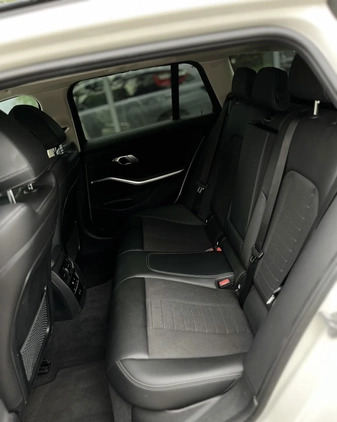 BMW Seria 3 cena 142900 przebieg: 48969, rok produkcji 2021 z Reda małe 742